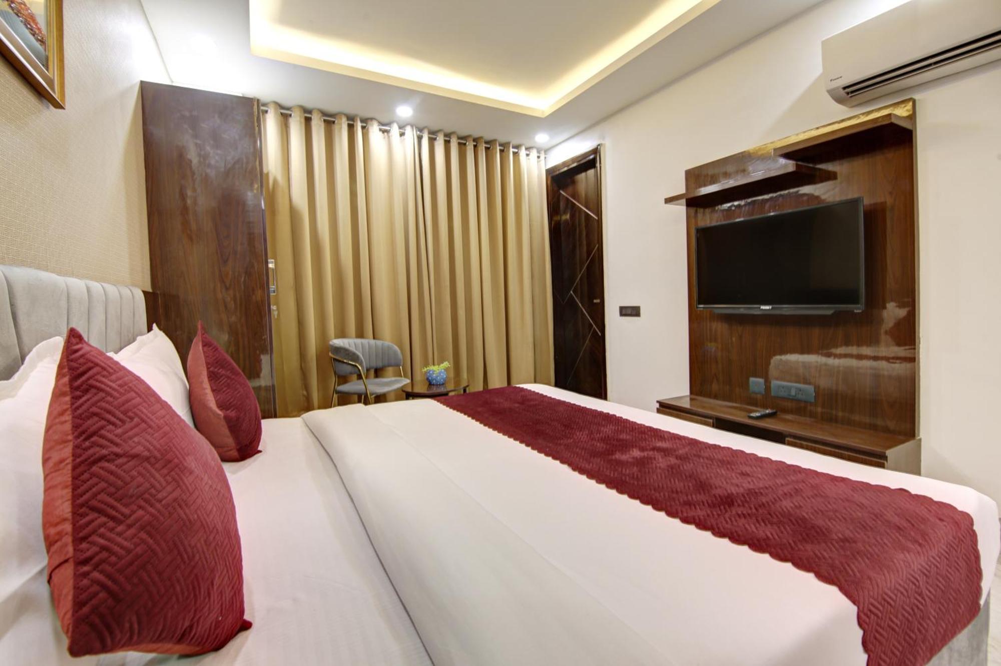 Limewood Stay - Millennium Huda City Center Gurgaon Exterior photo