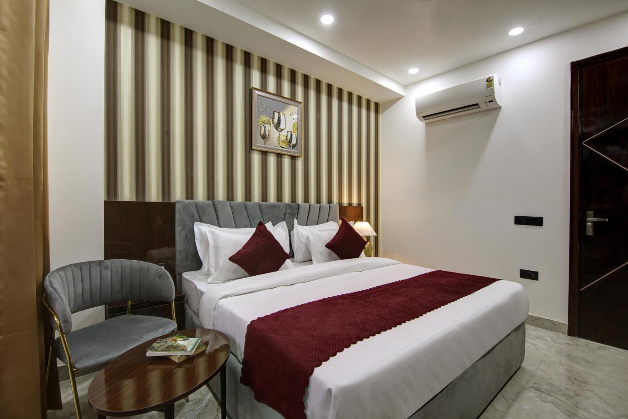 Limewood Stay - Millennium Huda City Center Gurgaon Exterior photo