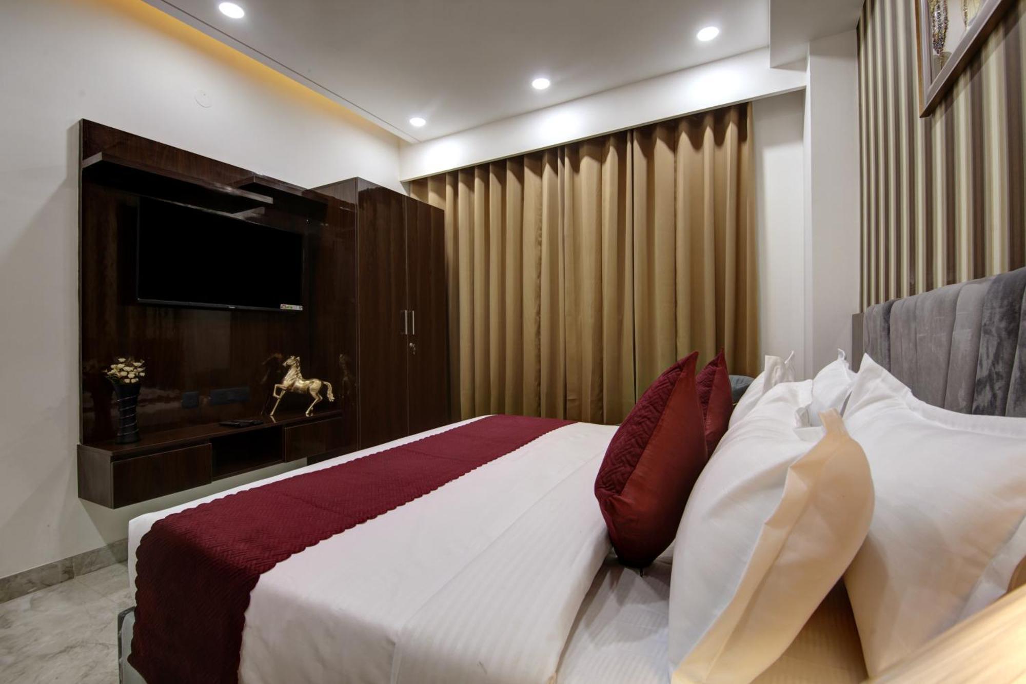 Limewood Stay - Millennium Huda City Center Gurgaon Exterior photo
